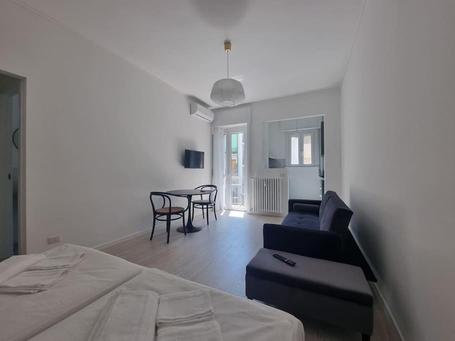 Milan New Apartment In Lively Central Area Ngoại thất bức ảnh