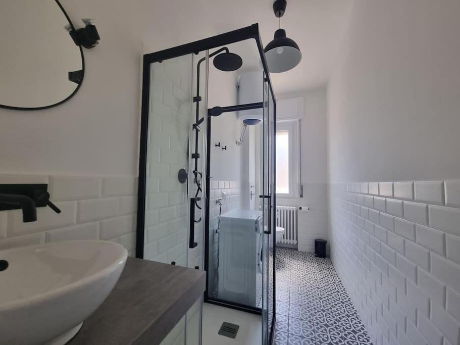 Milan New Apartment In Lively Central Area Ngoại thất bức ảnh